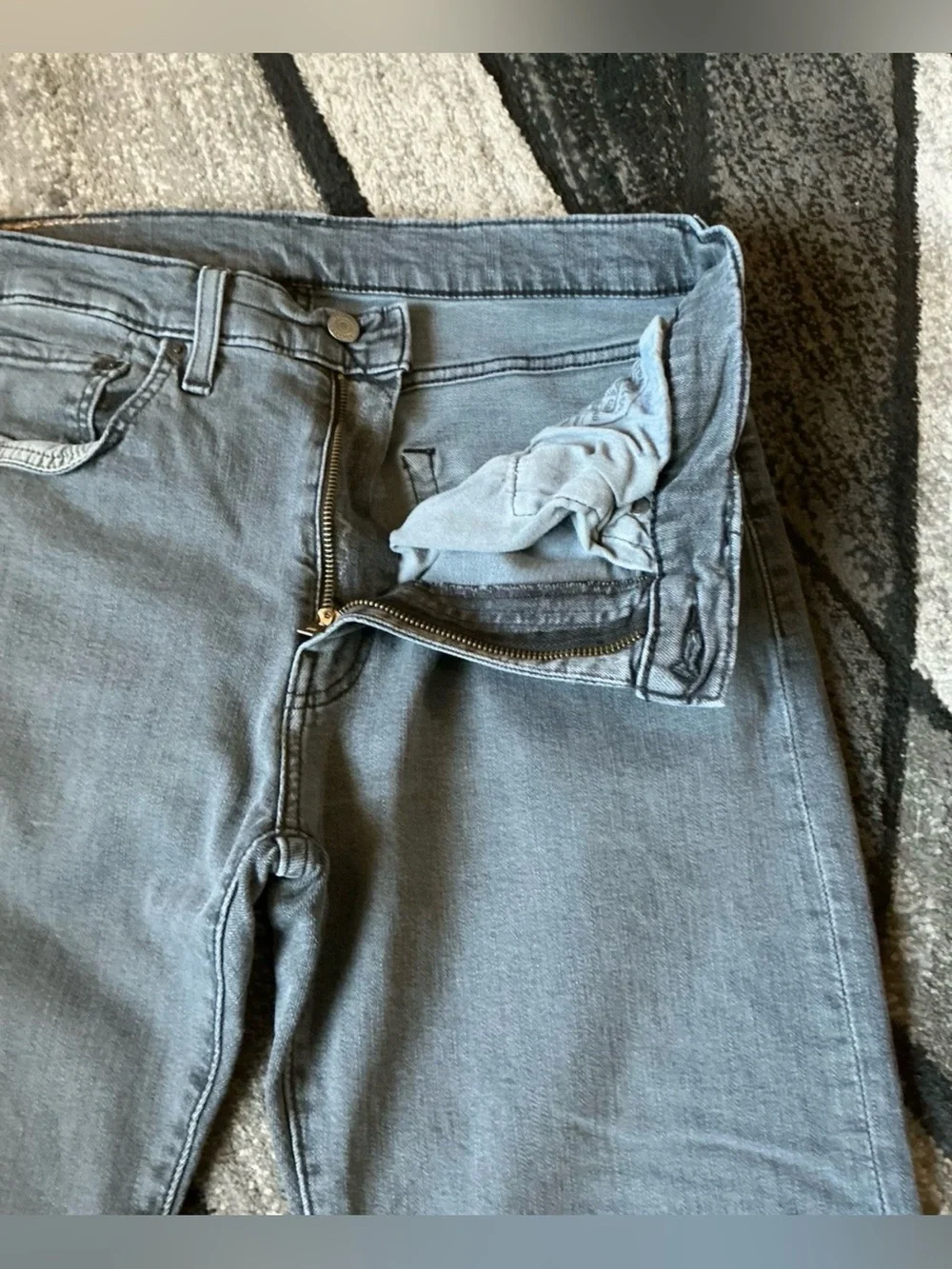 Size 34 x 32 - Levi & Strauss Levis 502 Taper Gray Wash Irregular Denim Jeans